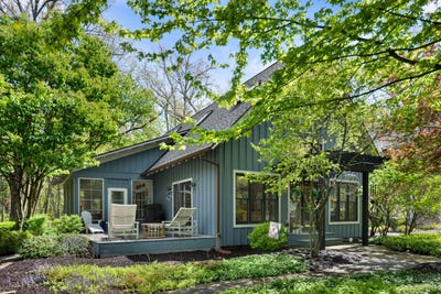 /international/us/28-walden-way-new-buffalo-mi-110107845073/