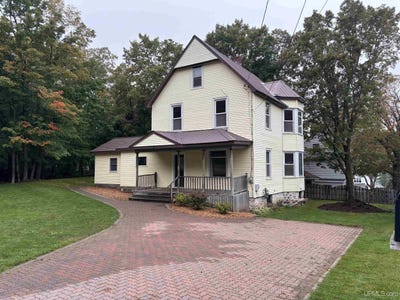 /international/us/108-w-calverley-avenue-houghton-mi-110102431371/