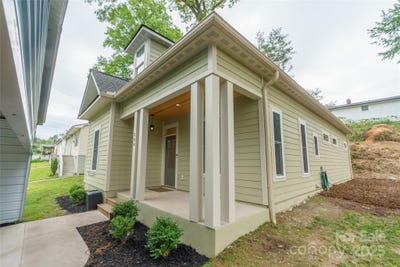 /international/us/204-maple-avenue-marion-nc-110099690469/?lang=fr