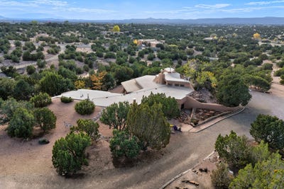 /international/us/82b-calle-sinsonte-santa-fe-nm-110120768818/