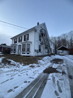 /international/us/10-monroe-highway-brooks-me-110107628416/