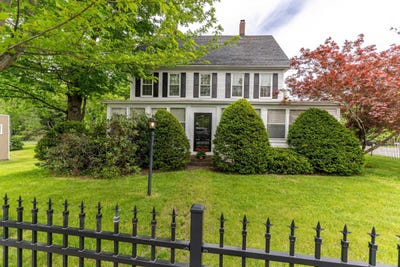 /international/us/308-main-street-fremont-nh-110106676010/
