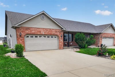 /international/us/55-bridgewater-lane-highland-il-110105424809/