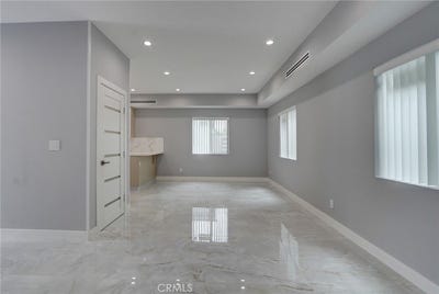 /international/us/7744-ostrom-avenue-lake-balboa-ca-110109144845/