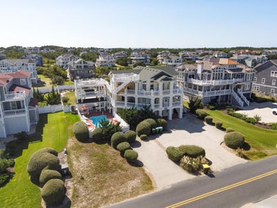 /international/us/838-lighthouse-drive-corolla-nc-110090882475/