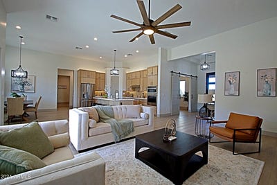/international/us/1235-e-hohokam-lane-new-river-az-110095432459/?lang=en