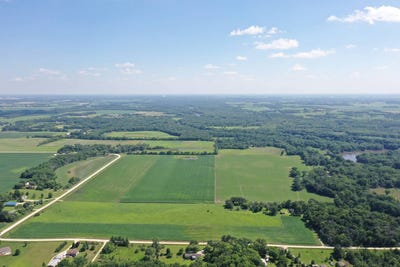 /international/us/1266-270th-st-janesville-ia-110101240312/
