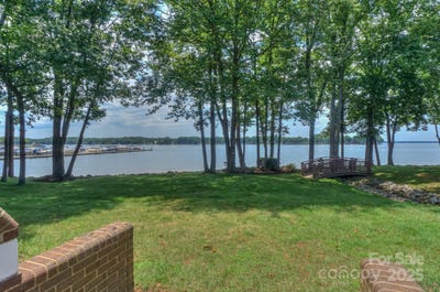 /international/us/405-northwest-drive-davidson-nc-110097346127/