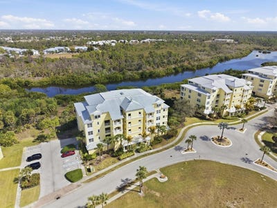 /international/us/8571-amberjack-circle-englewood-fl-110105531806/
