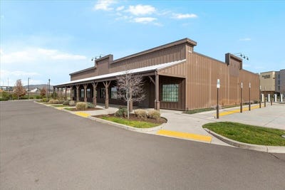 /international/us/1445-center-drive-medford-or-110106370258/
