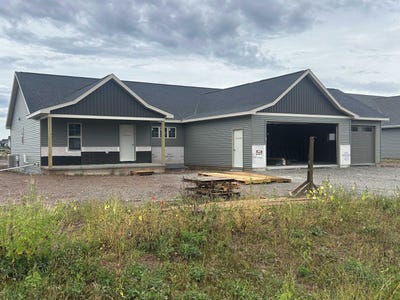 /international/us/8361-marlo-avenue-neenah-wi-110110194508/