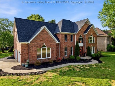 /international/us/136-glenwood-lane-hurricane-wv-110107823738/