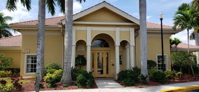 /international/us/4199-bellasol-circle-fort-myers-fl-110105096847/