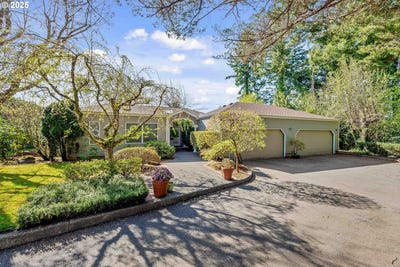 /international/us/273-n-henry-st-coquille-or-110100092428/