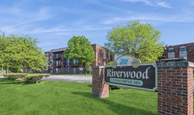 /international/us/13715-s-stewart-avenue-s-riverdale-il-110108843759/