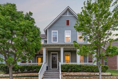 /international/us/1017-gardenia-street-carrollton-tx-110107575193/