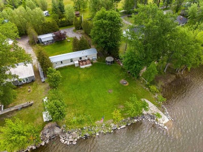 /international/us/279-hunter-n-road-alburgh-vt-110108773184/
