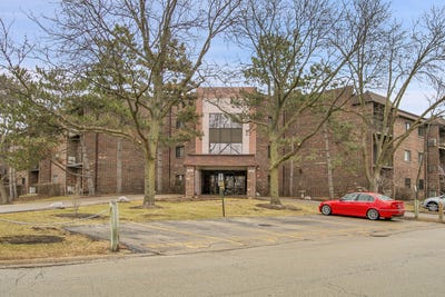 /international/us/1002-castilian-court-glenview-il-110107731522/