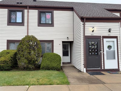 /international/us/99-whistler-court-middle-island-ny-110098562485/