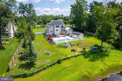 /international/us/17-lake-centerton-drive-pittsgrove-nj-110101072895/