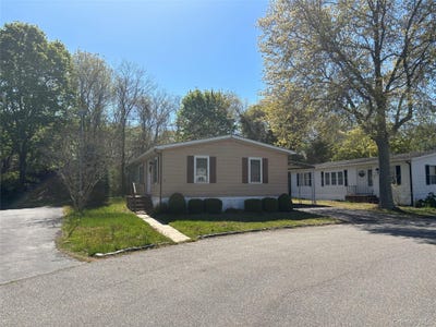 /international/us/101-west-lane-riverhead-ny-110107710948/