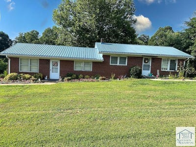 /international/us/81-302-duplex-lane-ararat-va-110093285070/