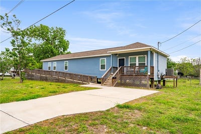 /international/us/1109-w-nelson-avenue-aransas-pass-tx-110108617111/