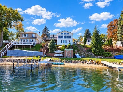 /international/us/422-n-lake-street-harrison-mi-110120530357/