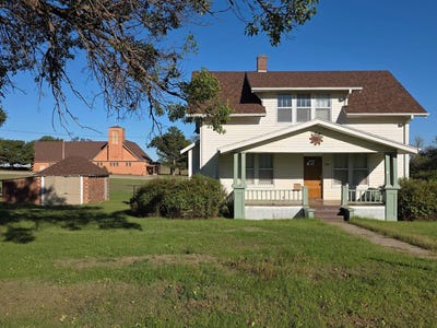 /international/us/300-pennsylvania-sylvan-grove-ks-110120457814/