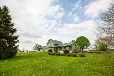 /international/us/8335-n-750-w-fairland-in-110107382590/