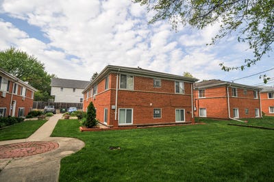 /international/us/32-n-main-street-glen-ellyn-il-110108224169/