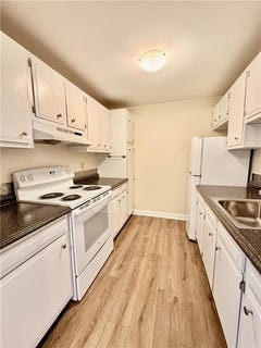 /international/us/40-cowesett-avenue-west-warwick-ri-110107306744/