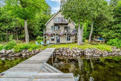 /international/us/415-lake-street-new-vineyard-me-110100865512/