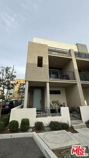/international/us/5079-cedar-ave-long-beach-ca-110107910140/