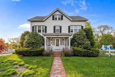/international/us/95-saint-paul-street-north-smithfield-ri-110107843414/