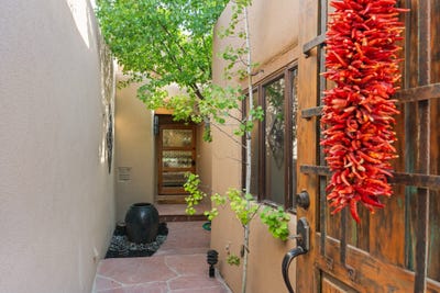 /international/us/616-paseo-de-la-cuma-santa-fe-nm-110108664902/