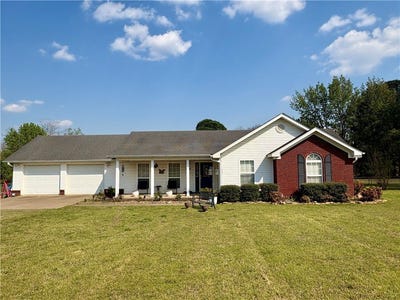 /international/us/15802-n-state-highway-28-dardanelle-ar-110106731575/