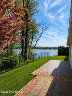 /international/us/14-skyline-drive-brick-nj-110107554060/