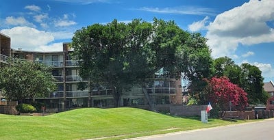 /international/us/1000-1d-guadalupe-st-kerrville-tx-110098375704/
