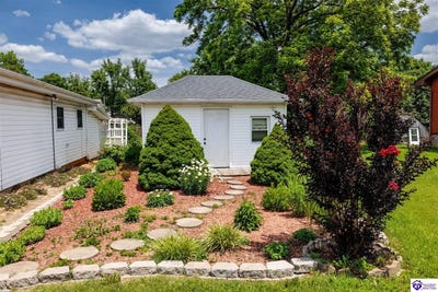 /international/us/828-w-elm-road-radcliff-ky-110110266246/