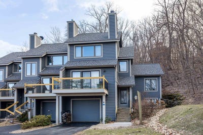 /international/us/324-territory-drive-galena-il-110106989439/