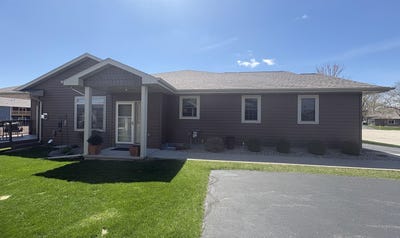 /international/us/1256-cameron-circle-neenah-wi-110107666454/