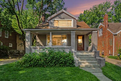 /international/us/907-university-place-grosse-pointe-mi-110109704625/