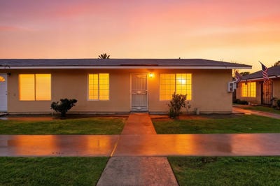 /international/us/616-s-irwin-street-hanford-ca-110105938276/