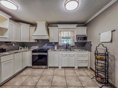 /international/us/272-candelario-montalvo-jr-eagle-pass-tx-110108341262/