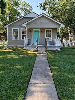 /international/us/732-4th-street-sealy-tx-110108536265/