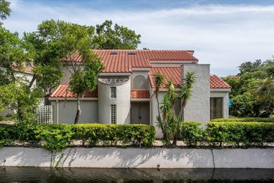 /international/us/1000-winderley-place-maitland-fl-110095535281/