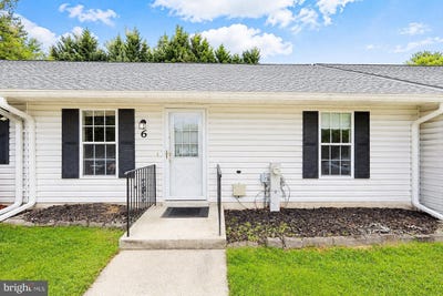 /international/us/9250-cherry-lane-laurel-md-110108197970/