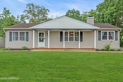 /international/us/217-hemlock-drive-lanoka-harbor-nj-110100331711/