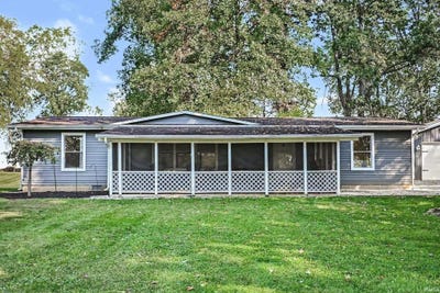/international/us/72716-county-road-133-syracuse-in-110120549826/
